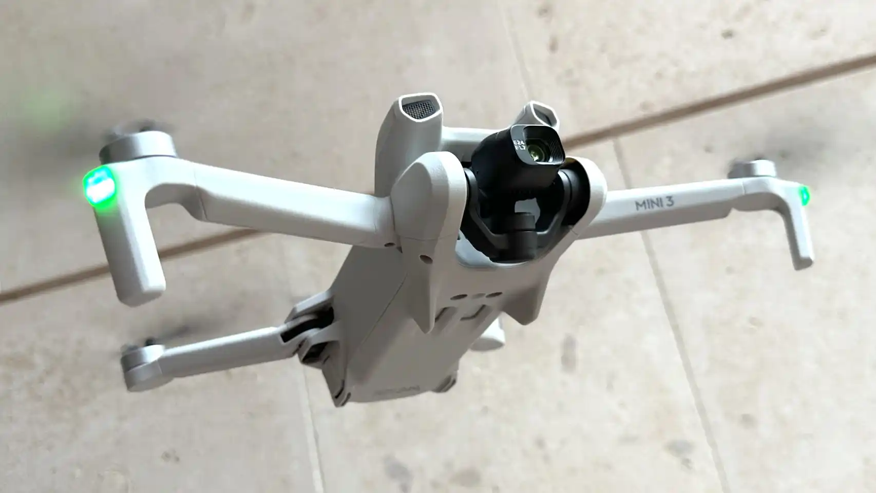 dji-mini-3-vs-dji-neo-cuoc-chien-flycam-dji-gia-re