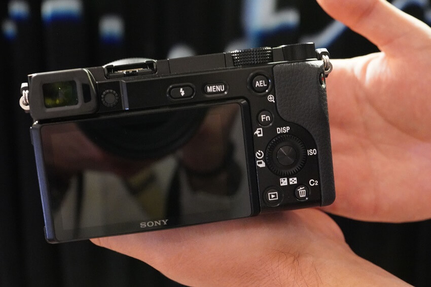 Sony-A6100-Lua-chon-may-anh-Sony-cu-tot-nhat-trong-tam-gia-12-15-trieu