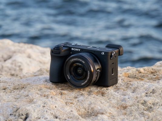 Máy ảnh mirrorless quay phim tốt A6700