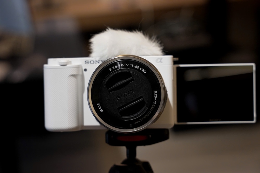 May-anh-Sony-ZV-E10-Mau-may-anh-cu-duoc-san-lung-nhieu-nhat-nam-2025