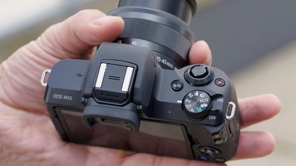 Review-may-anh-du-lich-cho-nguoi-moi-su-dung-trong-nam-2026-De-dung-chat-anh-cao