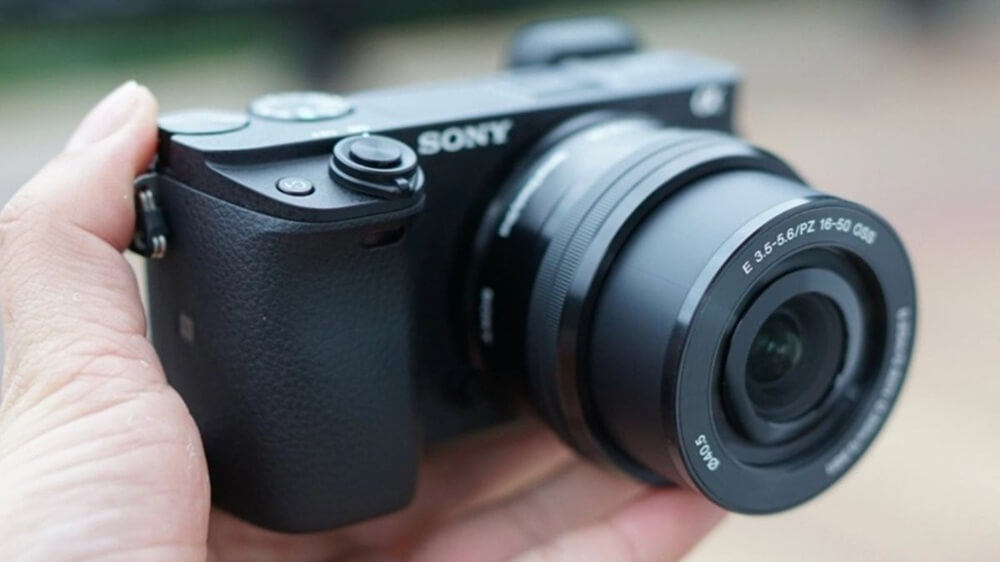 May-anh-gia-re-dang-mua-nhat-cho-nguoi-moi-trong-nam-2026