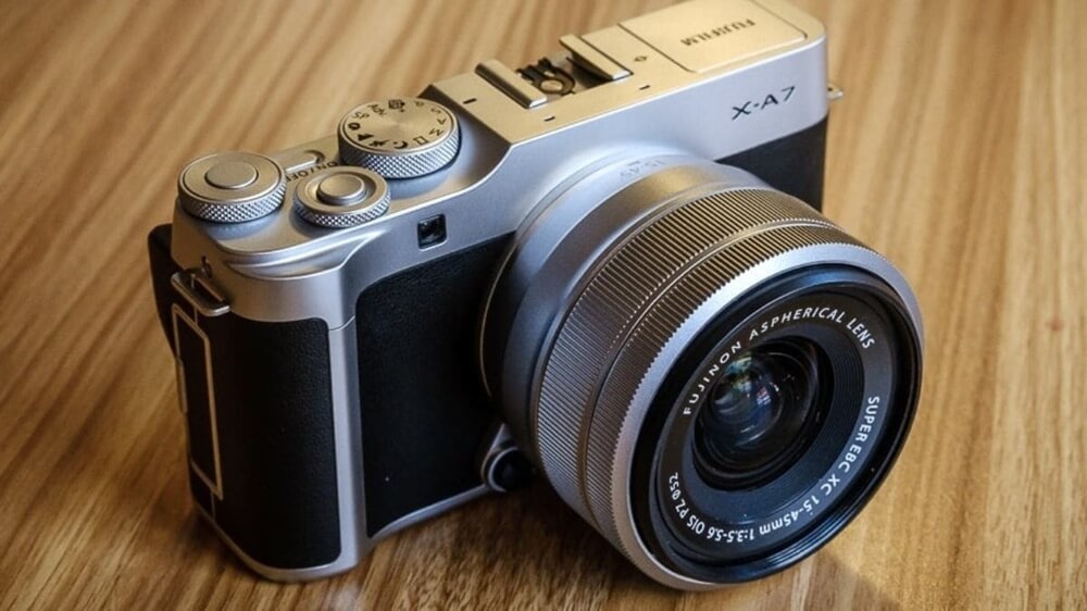 May-anh-gia-re-dang-mua-nhat-cho-nguoi-moi-trong-nam-2026